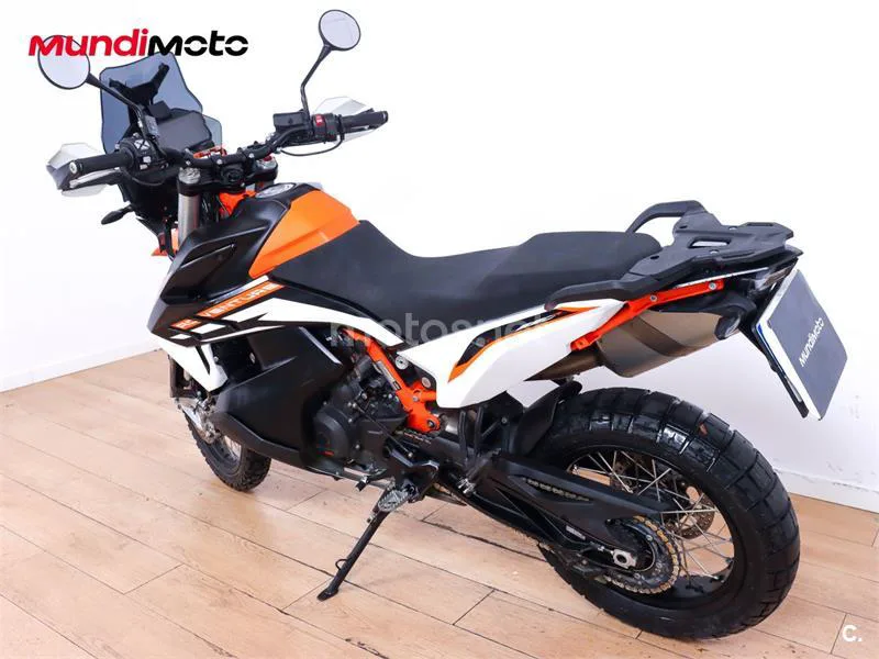 KTM 890 – Vista 8