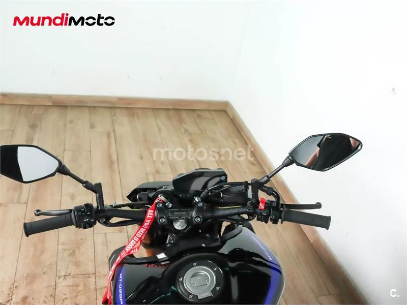 Yamaha MT-09 – Vista 11