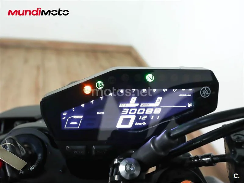 Yamaha MT-09 – Vista 12