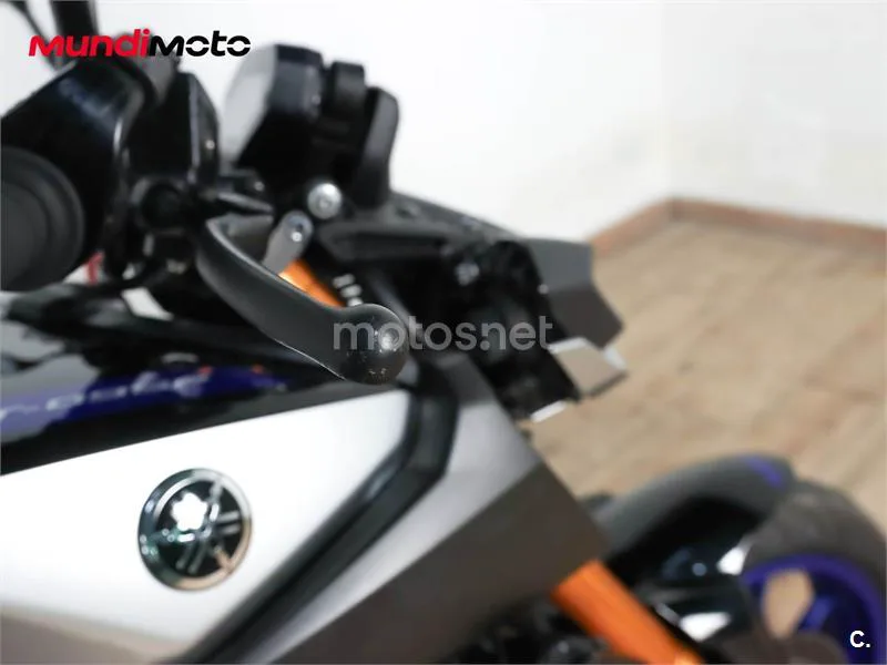 Yamaha MT-09 – Vista 14