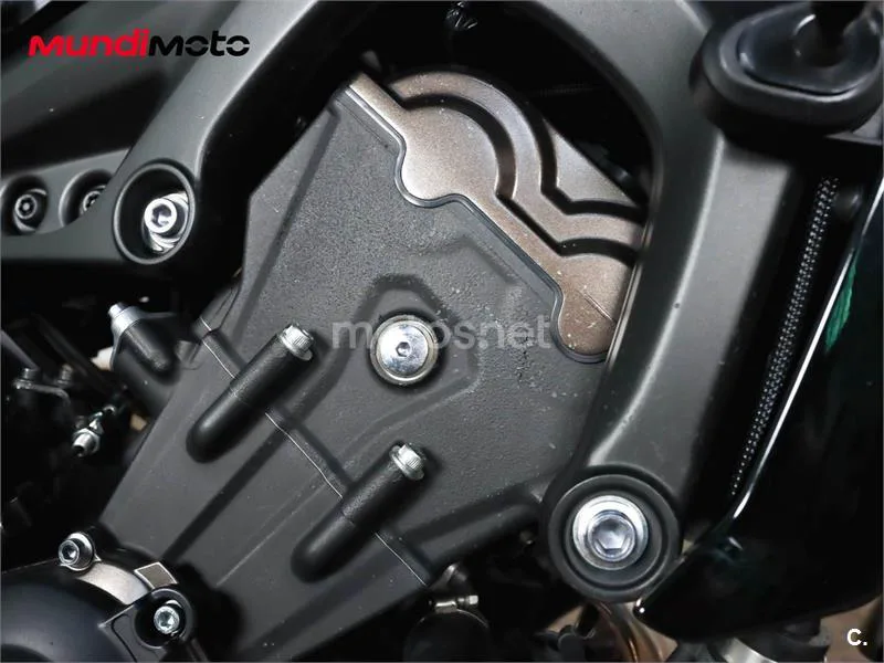 Yamaha MT-09 – Vista 15