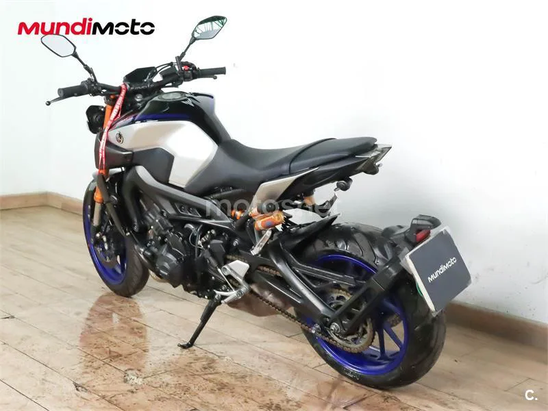 Yamaha MT-09 – Vista 8