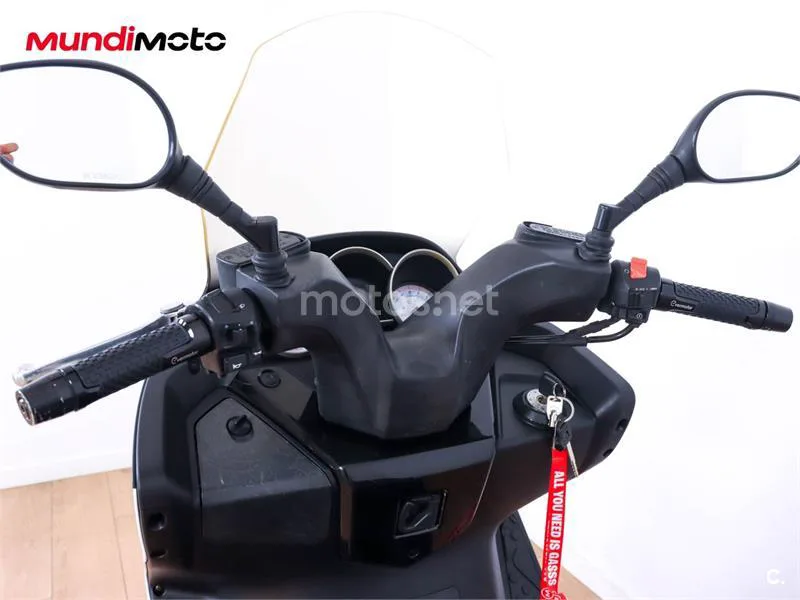 Kymco Super Dink 300 – Vista 11