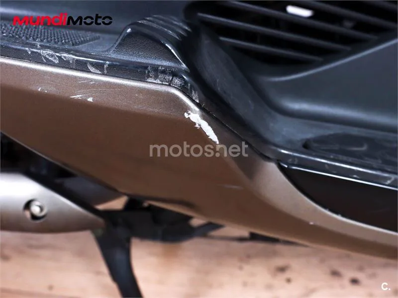 Kymco Super Dink 300 – Vista 15