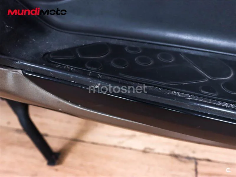 Kymco Super Dink 300 – Vista 18