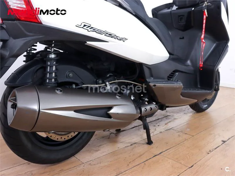Kymco Super Dink 300 – Vista 4