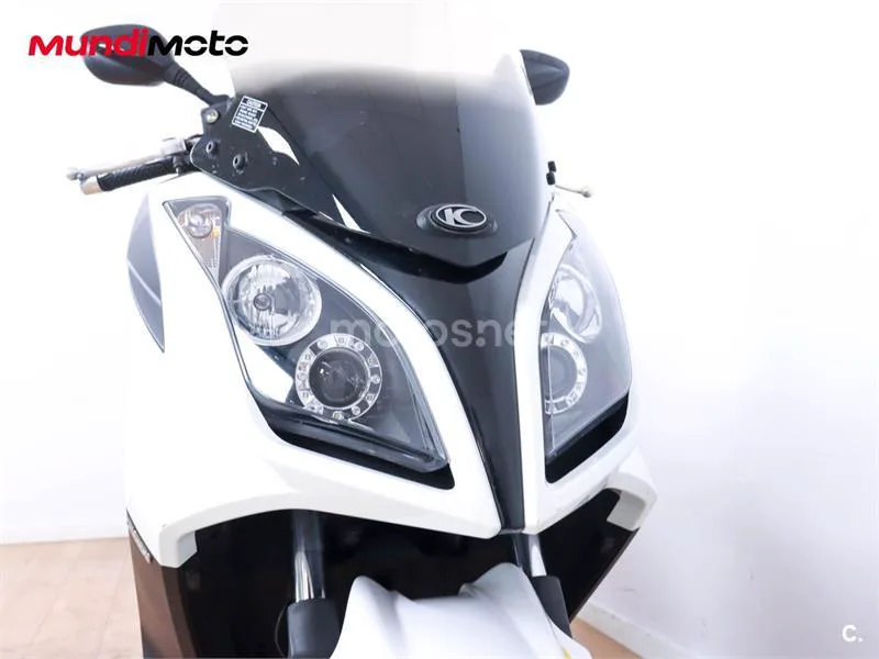Kymco Super Dink 300 – Vista 5