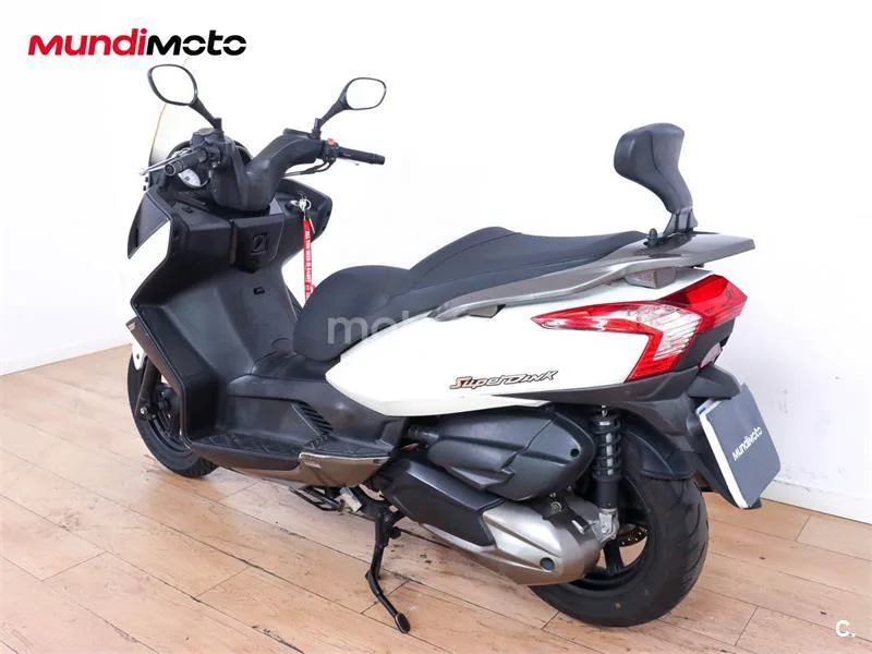 Kymco Super Dink 300 – Vista 8