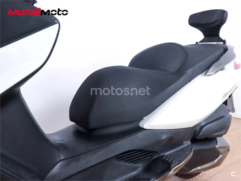 Kymco Super Dink 300 – Vista 10