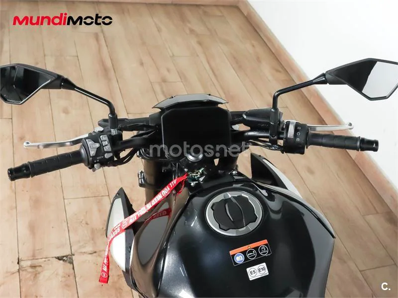 Kawasaki Z900 – Vista 11