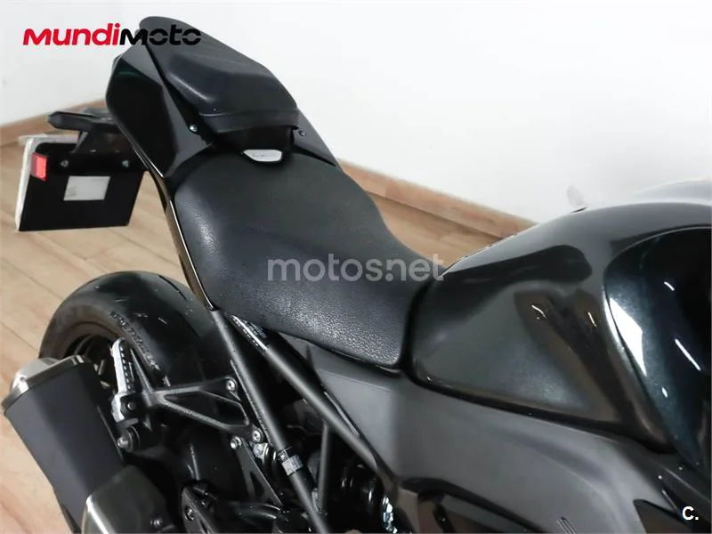 Kawasaki Z900 – Vista 14