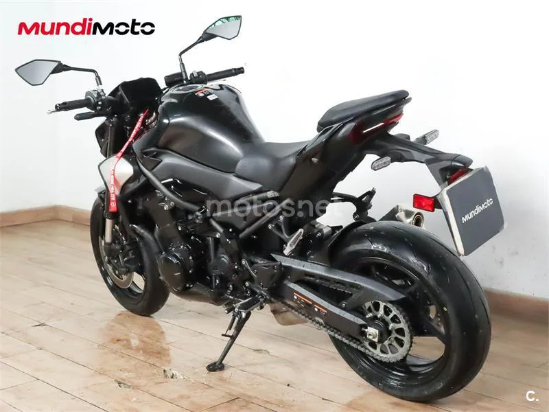 Kawasaki Z900 – Vista 8