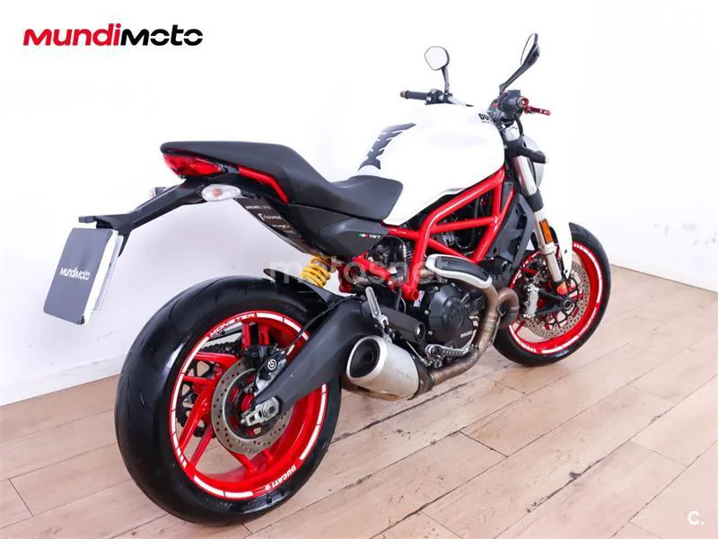 Ducati Monster 797 – Vista 3