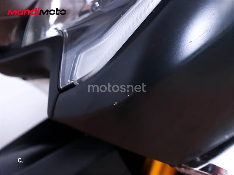 Yamaha TMAX 530 – Vista 16