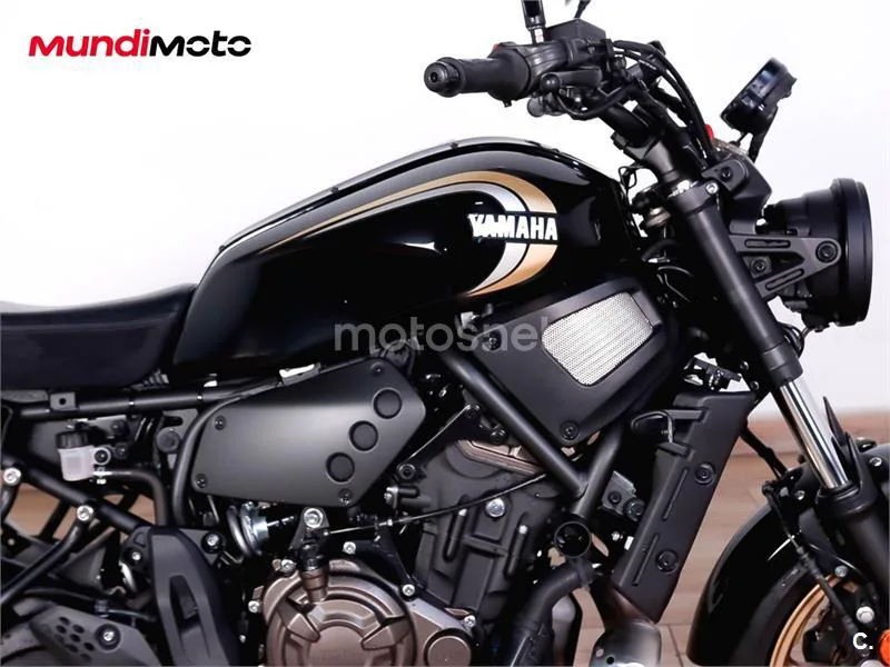 Yamaha XSR 700 – Vista 17