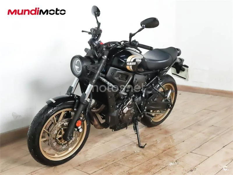 Yamaha XSR 700 – Vista 7