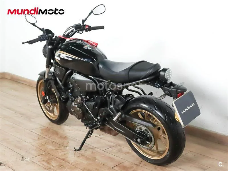 Yamaha XSR 700 – Vista 8
