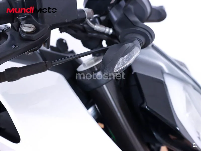 KTM 125 – Vista 13