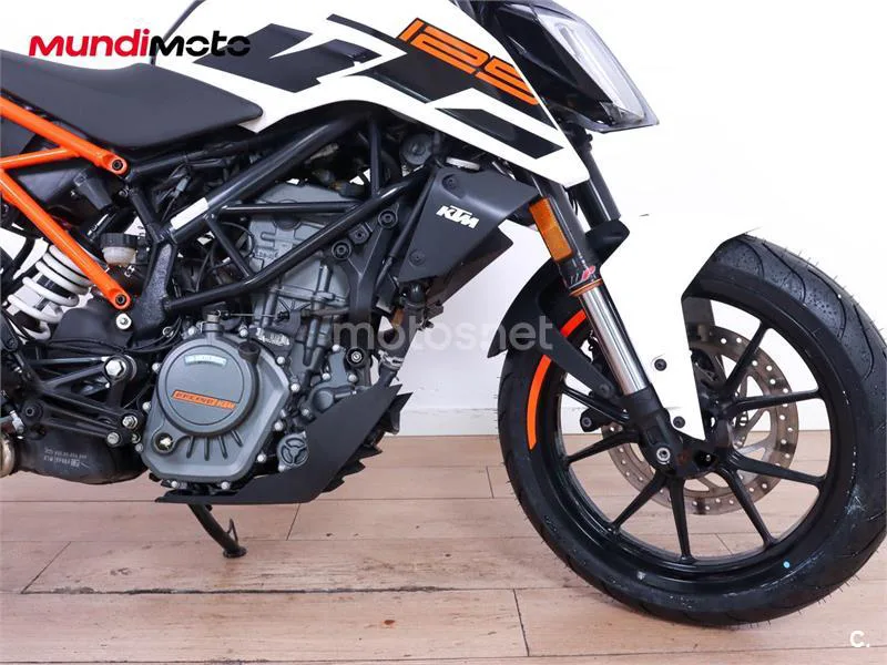 KTM 125 – Vista 38