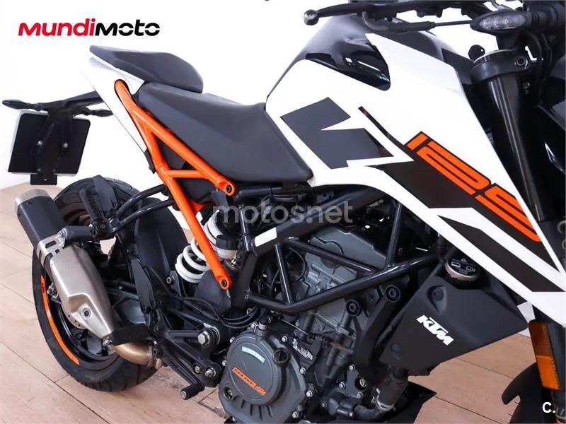 KTM 125 – Vista 39