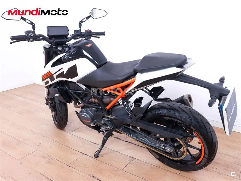 KTM 125 – Vista 8