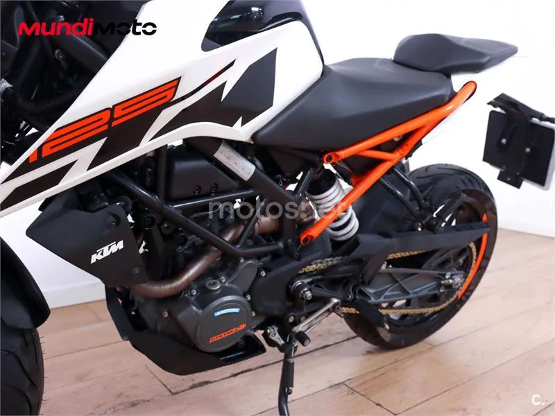 KTM 125 – Vista 10