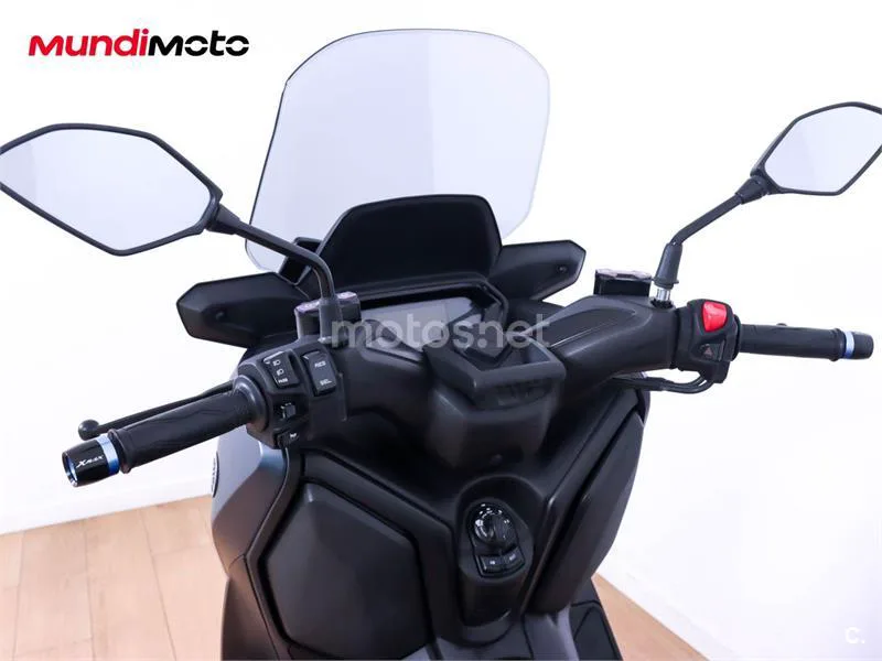 Yamaha XMAX 300 – Vista 11