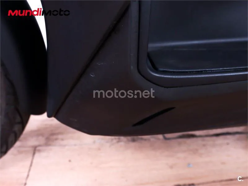 Yamaha XMAX 300 – Vista 15