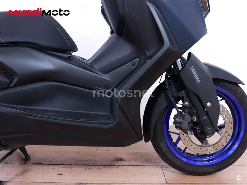 Yamaha XMAX 300 – Vista 25