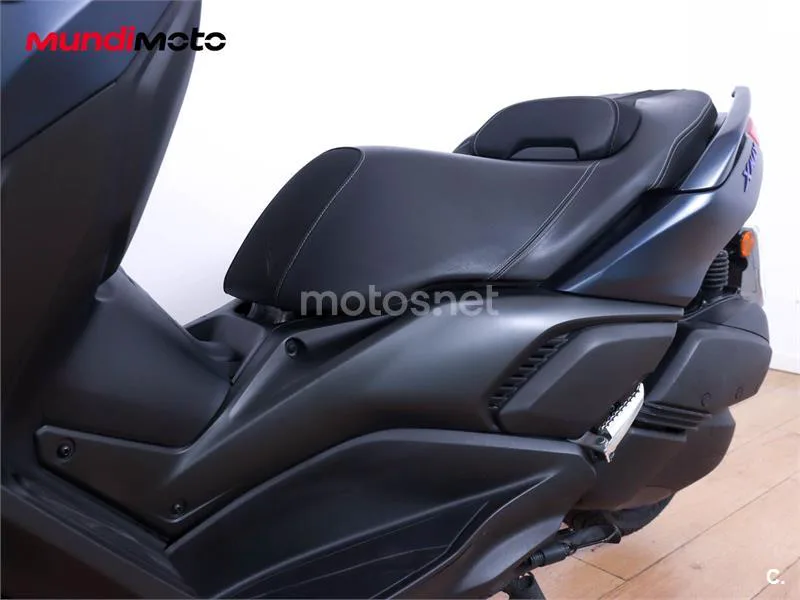 Yamaha XMAX 300 – Vista 10