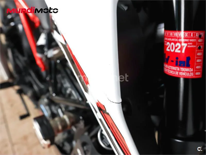 KTM 125 – Vista 22