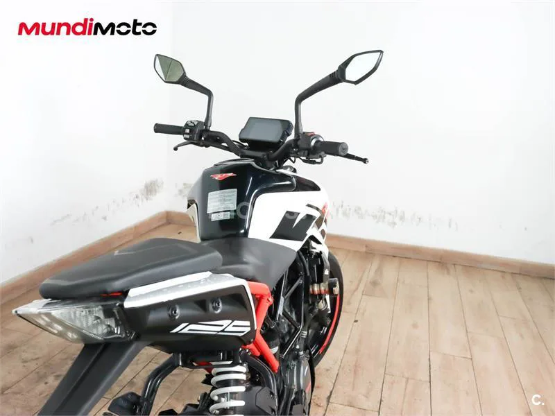 KTM 125 – Vista 4