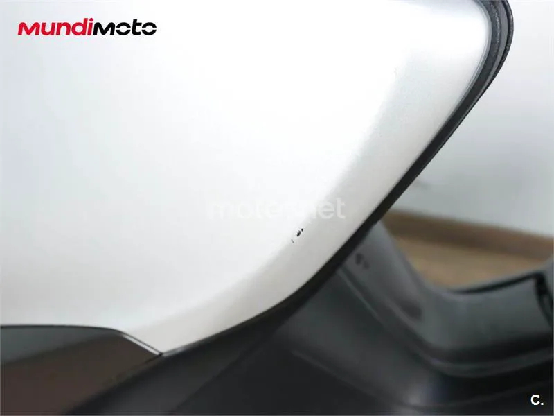 Yamaha TMAX 530 – Vista 18