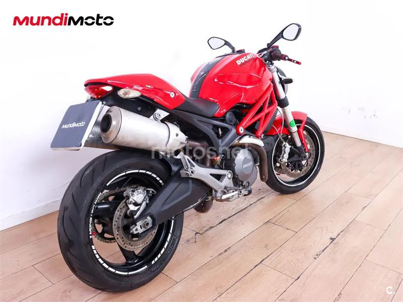 Ducati Monster 696 – Vista 3