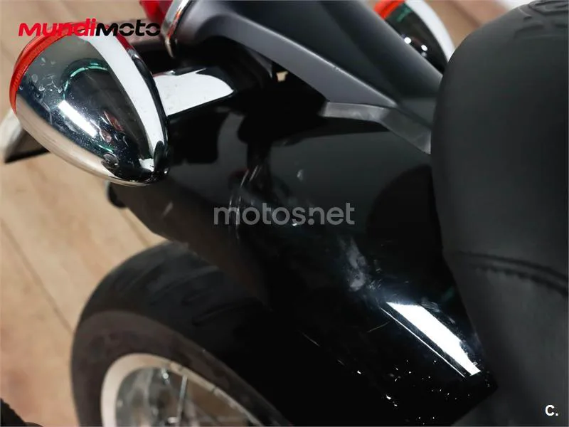 Triumph Bonneville T120 – Vista 20