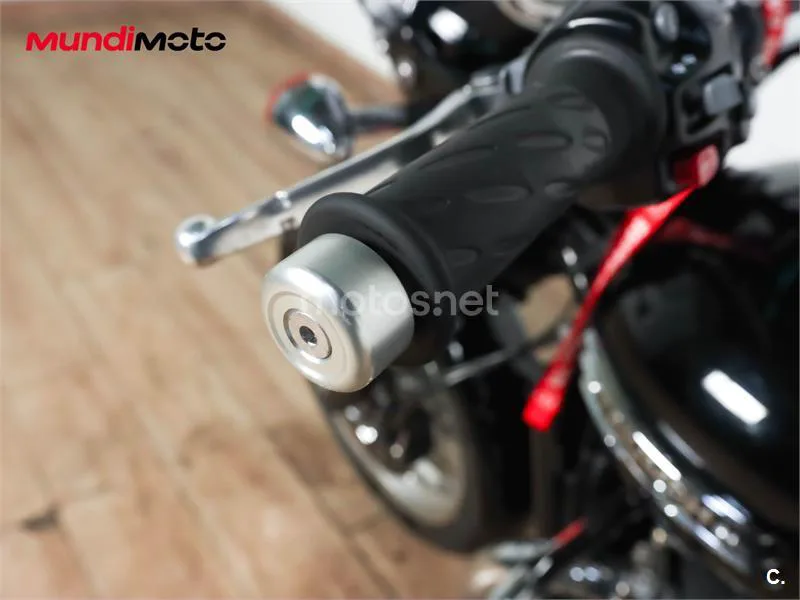 Triumph Bonneville T120 – Vista 22