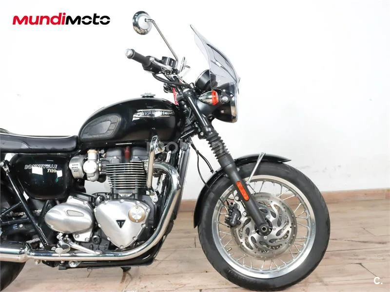 Triumph Bonneville T120 – Vista 24