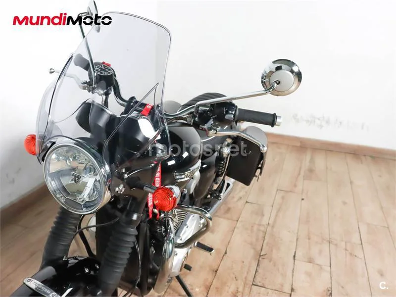 Triumph Bonneville T120 – Vista 10