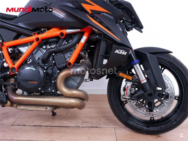 KTM 1390 Super Duke R – Vista 16
