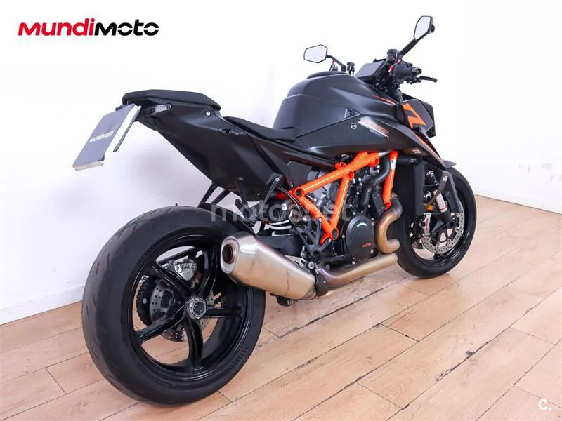 KTM 1390 Super Duke R – Vista 3