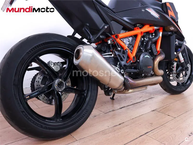KTM 1390 Super Duke R – Vista 4