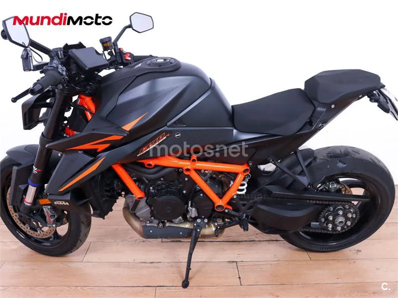 KTM 1390 Super Duke R – Vista 6