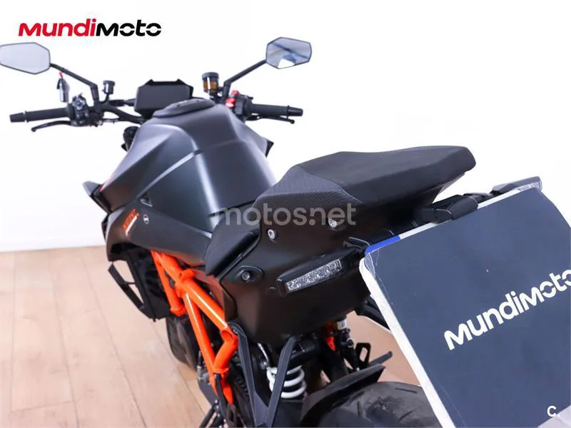 KTM 1390 Super Duke R – Vista 9