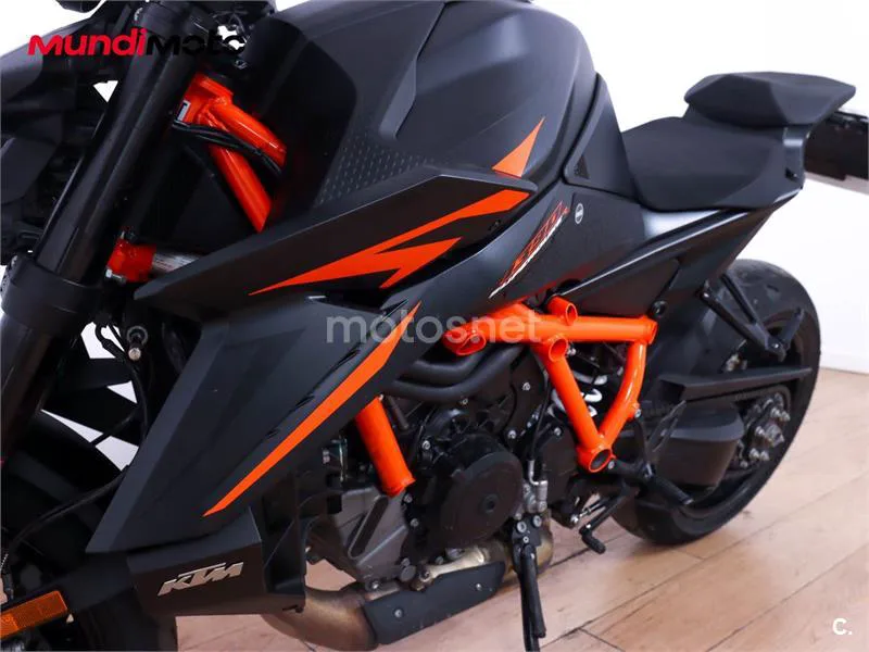 KTM 1390 Super Duke R – Vista 10