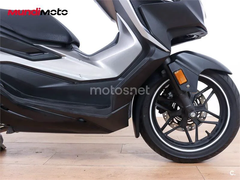 Honda Forza 350 – Vista 30