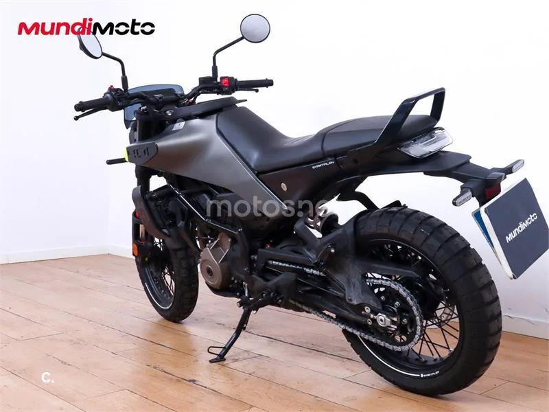Husqvarna Svartpilen 401 – Vista 7
