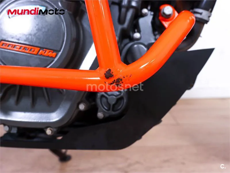 KTM 125 – Vista 13