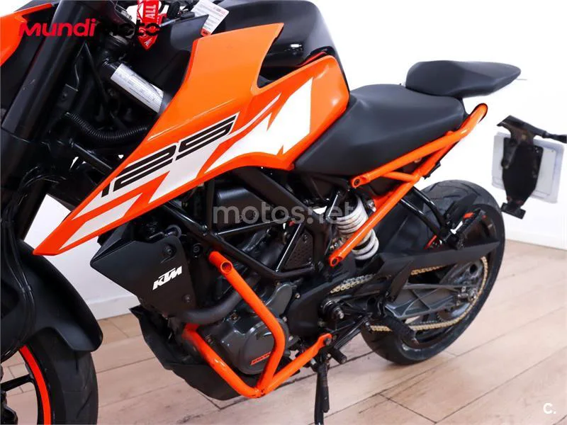 KTM 125 – Vista 10