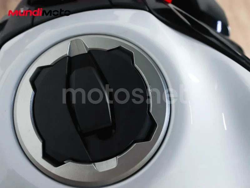 Kawasaki Z900 – Vista 13