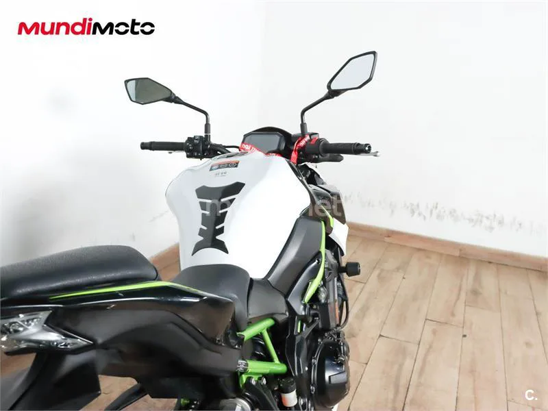 Kawasaki Z900 – Vista 4
